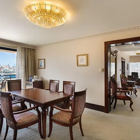 Θέρετρο Grand Excelsior